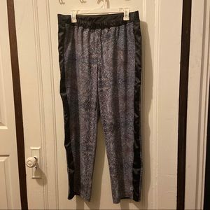 Lululemon Athletica Women’s Pants with Pockets.